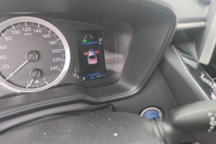 Used Toyota Corolla 2021 Dual-Motor 1.8L E-CVT Elite Edition Odometer Close Up