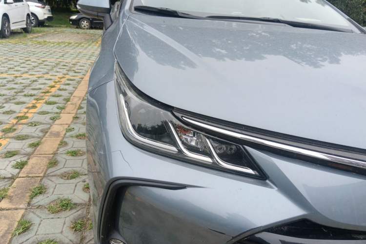 Used Toyota Corolla 2021 Dual-Motor 1.8L E-CVT Elite Edition Right Front Headlight