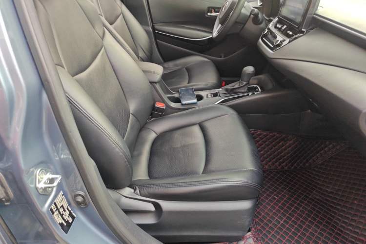 Used Toyota Corolla 2021 Dual-Motor 1.8L E-CVT Elite Edition Right Front Seat
