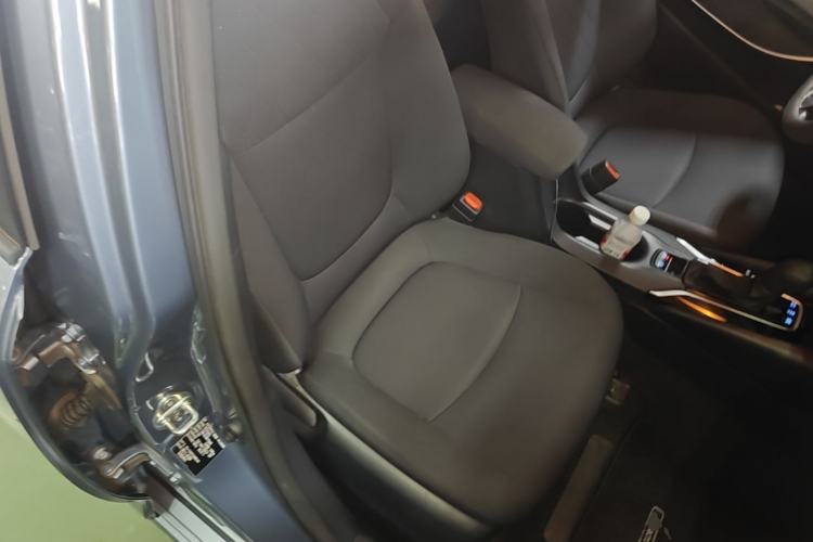 Used Toyota Corolla 2021 Dual-Motor 1.8L E-CVT Elite Edition Right Front Seat