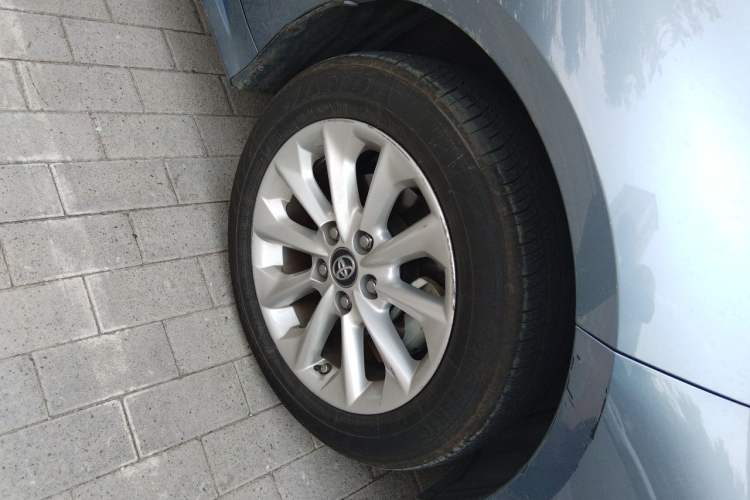 Used Toyota Corolla 2021 Dual-Motor 1.8L E-CVT Elite Edition Right Front Wheel Hub