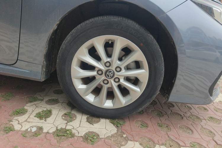 Used Toyota Corolla 2021 Dual-Motor 1.8L E-CVT Elite Edition Right Front Wheel Hub