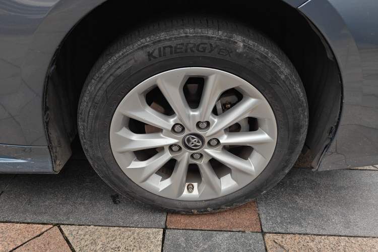Used Toyota Corolla 2021 Dual-Motor 1.8L E-CVT Elite Edition Right Front Wheel Hub