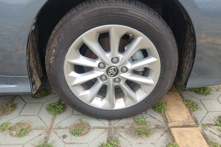 Used Toyota Corolla 2021 Dual-Motor 1.8L E-CVT Elite Edition Right Front Wheel Hub