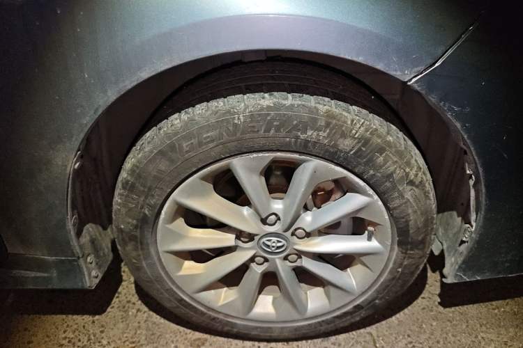 Used Toyota Corolla 2021 Dual-Motor 1.8L E-CVT Elite Edition Right Front Wheel Hub