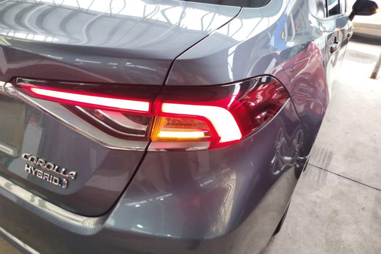 Used Toyota Corolla 2021 Dual-Motor 1.8L E-CVT Elite Edition Right Rear Taillight