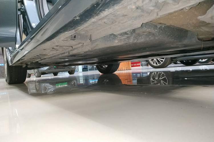 Used Toyota Corolla 2021 Dual-Motor 1.8L E-CVT Elite Edition Right Side Sill