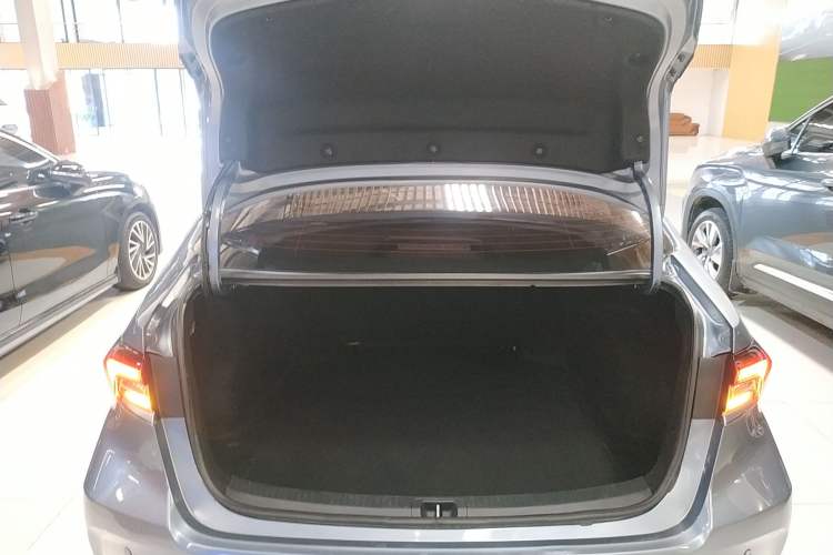 Used Toyota Corolla 2021 Dual-Motor 1.8L E-CVT Elite Edition Trunk