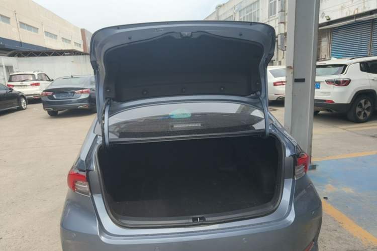 Used Toyota Corolla 2021 Dual-Motor 1.8L E-CVT Elite Edition Trunk