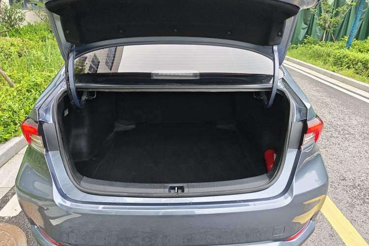 Used Toyota Corolla 2021 Dual-Motor 1.8L E-CVT Elite Edition Trunk