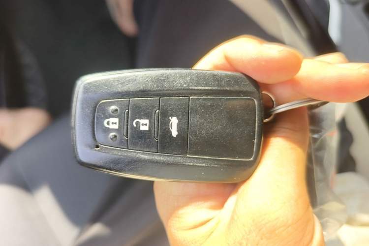 Used Toyota Corolla 2021 Dual-Engine 1.8L E-CVT Pioneer Edition Vehicle Key