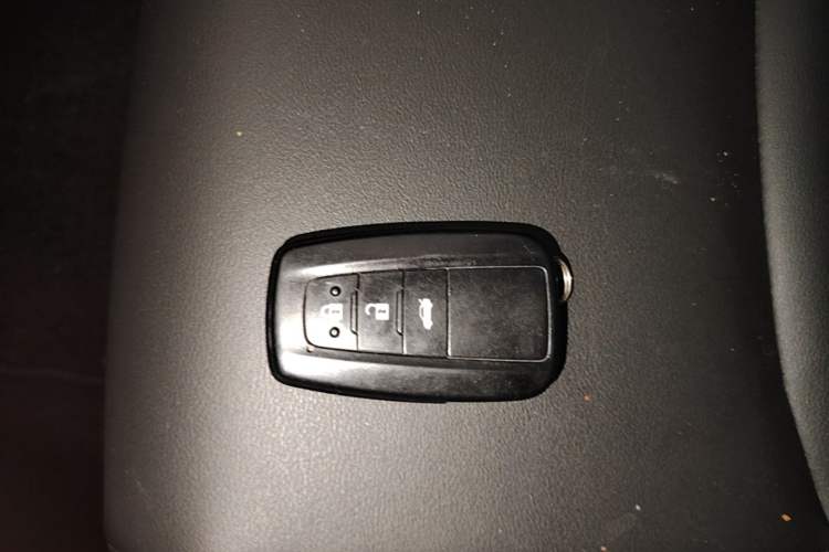 Used Toyota Corolla 2021 Dual-Engine 1.8L E-CVT Pioneer Edition Vehicle Key