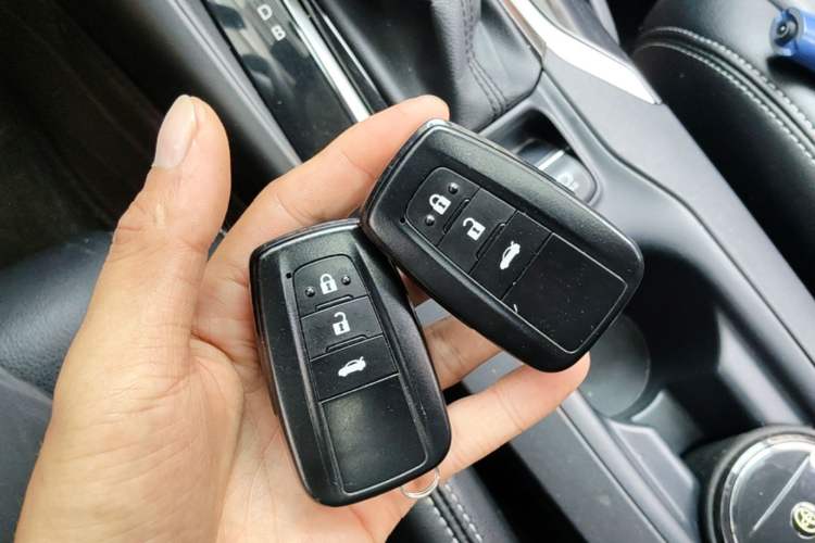 Used Toyota Corolla 2021 Dual-Motor 1.8L E-CVT Elite Edition Vehicle Key
