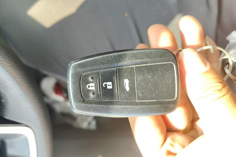 Used Toyota Corolla 2021 Dual-Engine 1.8L E-CVT Pioneer Edition Vehicle Key