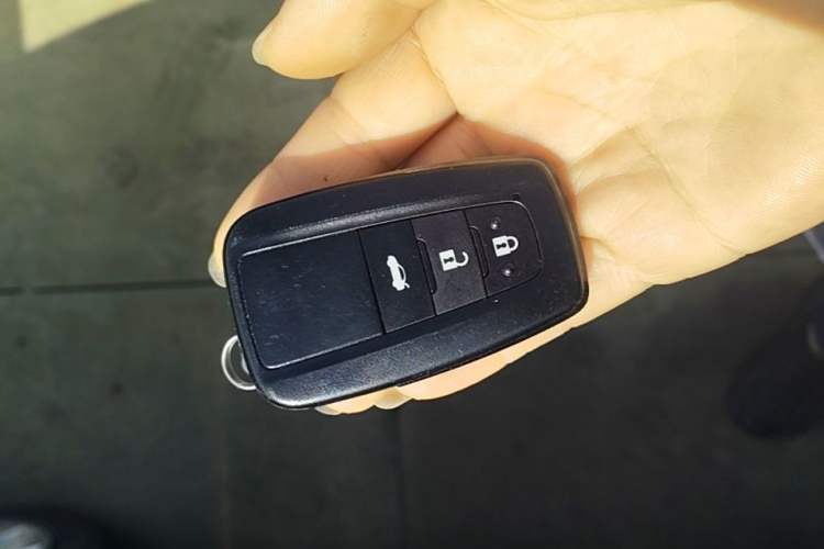 Used Toyota Corolla 2021 Dual-Motor 1.8L E-CVT Elite Edition Vehicle Key