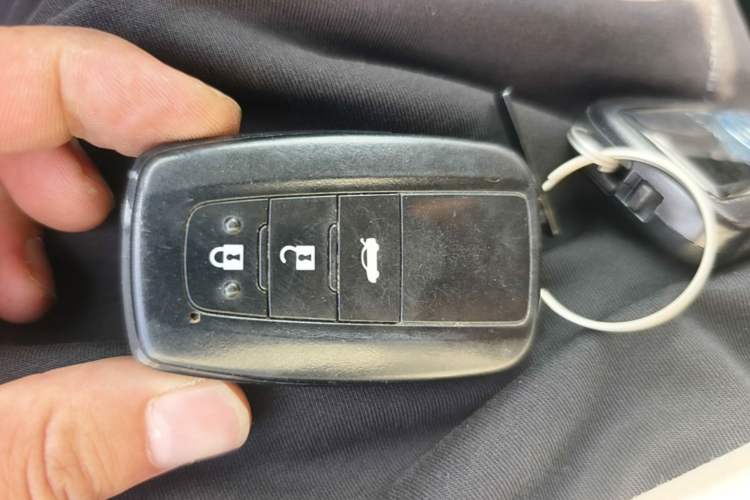 Used Toyota Corolla 2021 Dual-Engine 1.8L E-CVT Pioneer Edition Vehicle Key