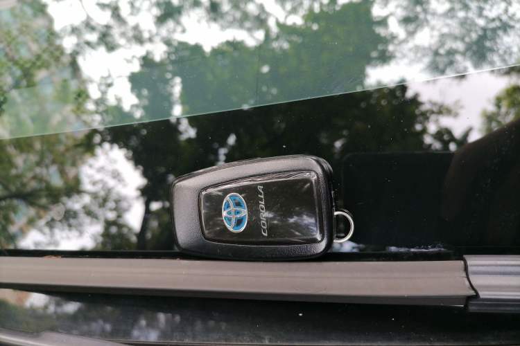 Used Toyota Corolla 2021 Dual-Engine 1.8L E-CVT Pioneer Edition Vehicle Key