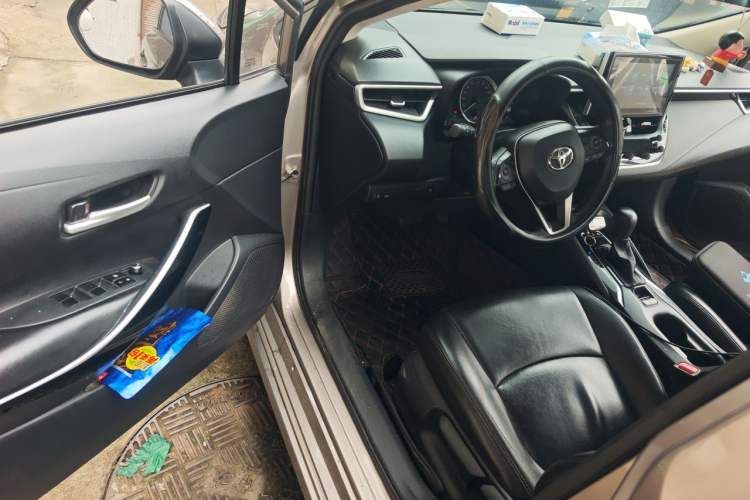 Used Toyota Corolla 2021 Dual-Motor 1.8L E-CVT Elite Edition Driver Seat