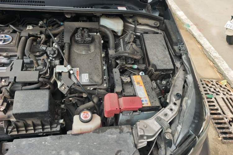 Used Toyota Corolla 2021 Dual-Motor 1.8L E-CVT Elite Edition Engine Bay Left