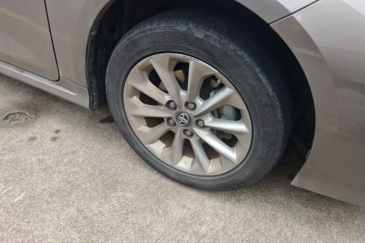 Used Toyota Corolla 2021 Dual-Motor 1.8L E-CVT Elite Edition Right Front Wheel Hub