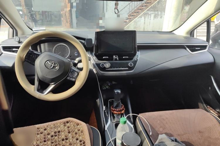 Used Toyota Corolla 2021 Dual-Motor 1.8L E-CVT Elite Edition Center Console