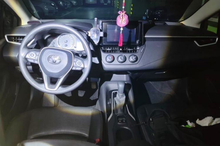 Used Toyota Corolla 2021 1.2T S-CVT Pioneer Edition Center Console
