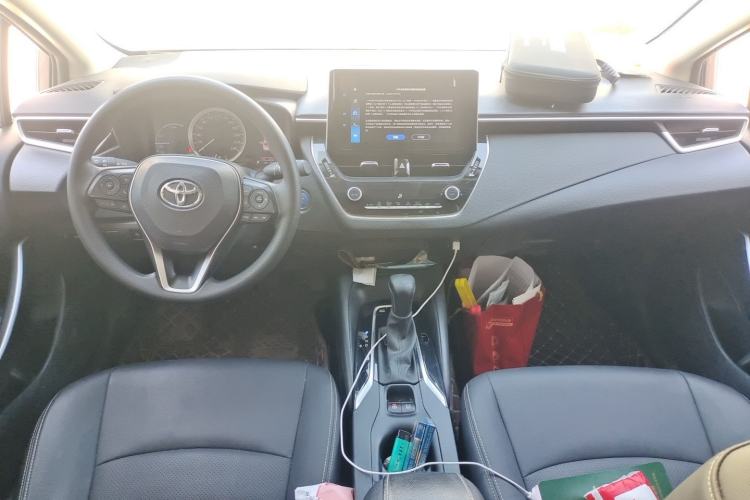 Used Toyota Corolla 2021 Dual-Motor 1.8L E-CVT Elite Edition Center Console