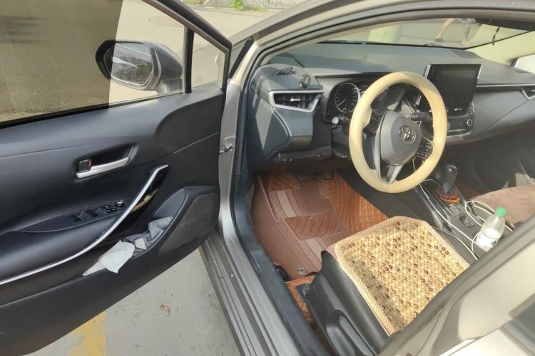 Used Toyota Corolla 2021 Dual-Motor 1.8L E-CVT Elite Edition Driver Seat