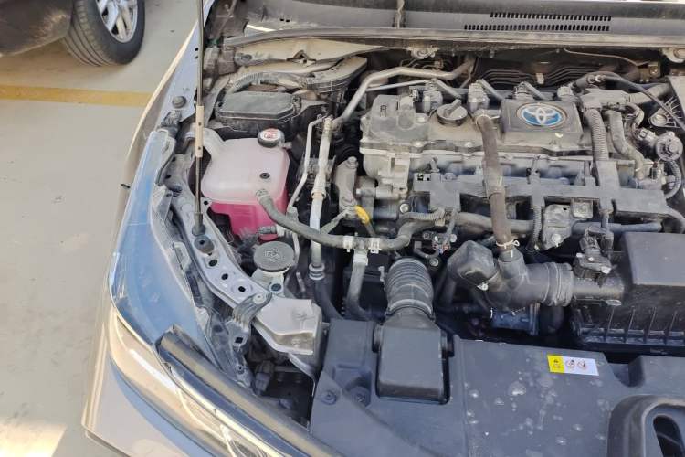 Used Toyota Corolla 2021 Dual-Motor 1.8L E-CVT Elite Edition Engine Bay Right
