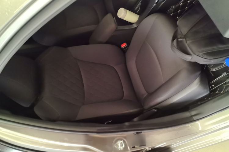 Used Toyota Corolla 2021 Dual-Engine 1.8L E-CVT Pioneer Edition Right Front Seat