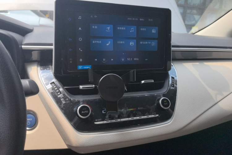 Used Toyota Corolla 2021 Dual-Motor 1.8L E-CVT Elite Edition Audio And AC Panel
