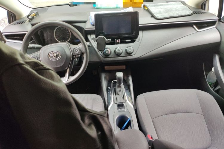 Used Toyota Corolla 2021 1.2T S-CVT Pioneer Edition Center Console