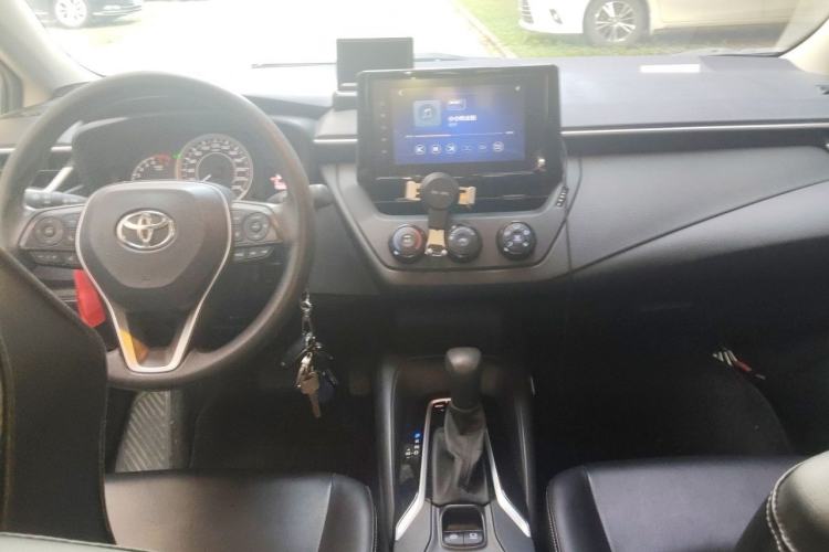 Used Toyota Corolla 2021 1.2T S-CVT Pioneer Edition Center Console