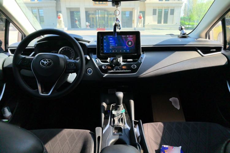 Used Toyota Corolla 2021 Dual-Motor 1.8L E-CVT Elite Edition Center Console