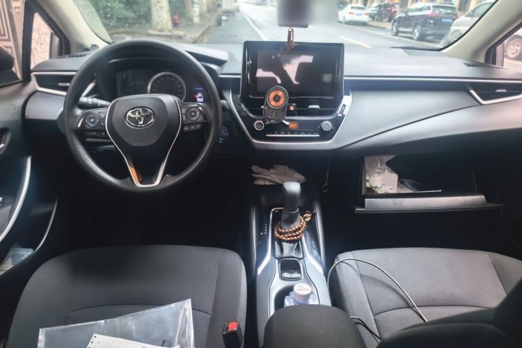 Used Toyota Corolla 2021 Dual-Motor 1.8L E-CVT Elite Edition Center Console