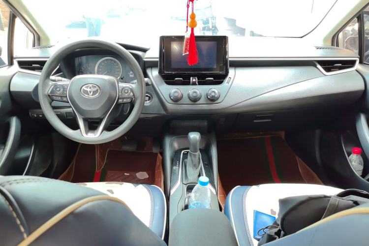 Used Toyota Corolla 2021 1.2T S-CVT Pioneer Edition Center Console