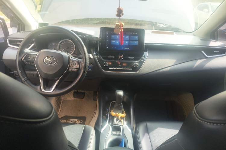 Used Toyota Corolla 2021 Dual-Motor 1.8L E-CVT Elite Edition Center Console