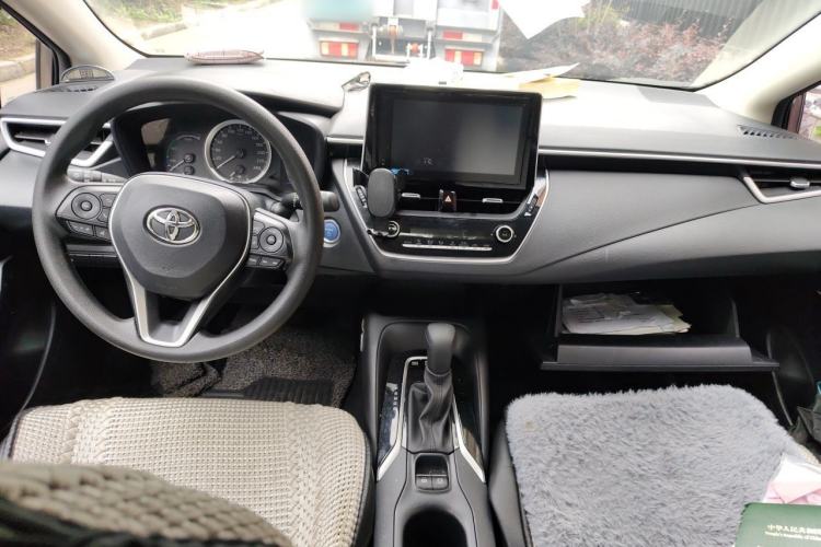 Used Toyota Corolla 2021 Dual-Motor 1.8L E-CVT Elite Edition Center Console