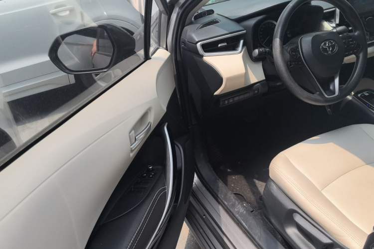 Used Toyota Corolla 2021 Dual-Motor 1.8L E-CVT Elite Edition Driver Seat