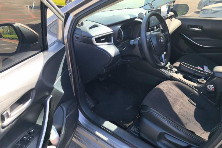 Used Toyota Corolla 2021 Dual-Motor 1.8L E-CVT Elite Edition Driver Seat