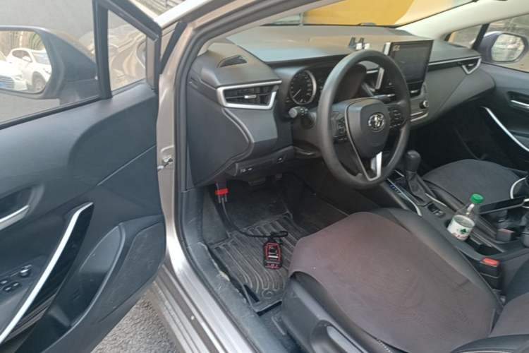 Used Toyota Corolla 2021 Dual-Motor 1.8L E-CVT Elite Edition Driver Seat