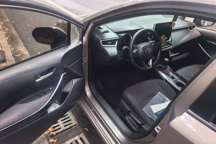Used Toyota Corolla 2021 Dual-Motor 1.8L E-CVT Elite Edition Driver Seat