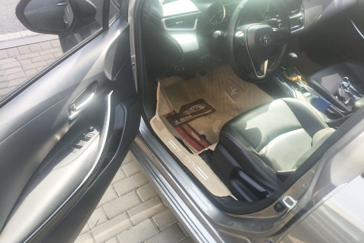 Used Toyota Corolla 2021 Dual-Motor 1.8L E-CVT Elite Edition Driver Seat