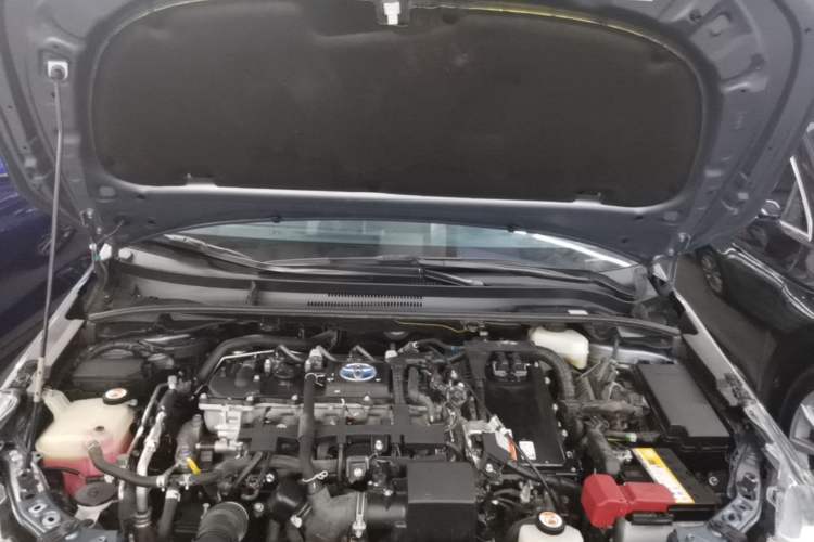 Used Toyota Corolla 2021 Dual-Motor 1.8L E-CVT Elite Edition Engine Bay