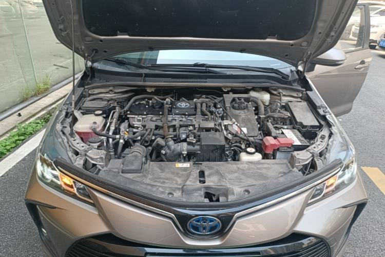 Used Toyota Corolla 2021 Dual-Motor 1.8L E-CVT Elite Edition Engine Bay
