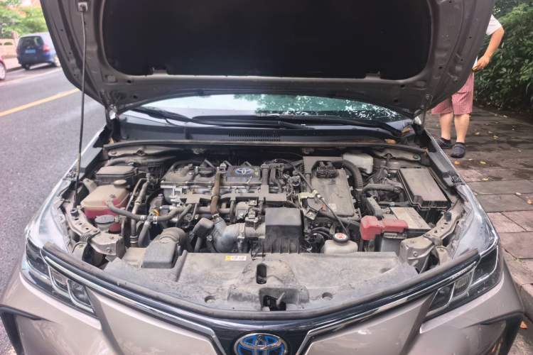 Used Toyota Corolla 2021 Dual-Motor 1.8L E-CVT Elite Edition Engine Bay