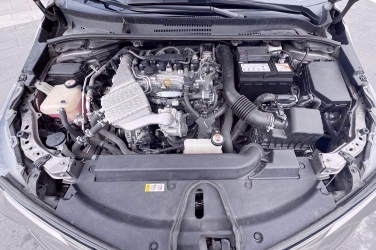 Used Toyota Corolla 2021 1.2T S-CVT Pioneer Edition Engine Bay