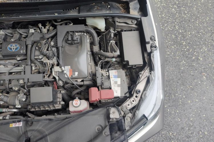 Used Toyota Corolla 2021 Dual-Engine 1.8L E-CVT Pioneer Edition Engine Bay Left