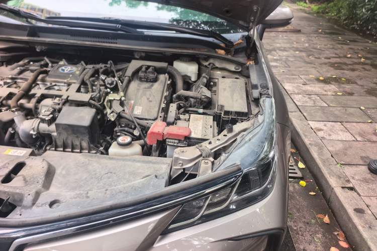 Used Toyota Corolla 2021 Dual-Motor 1.8L E-CVT Elite Edition Engine Bay Left