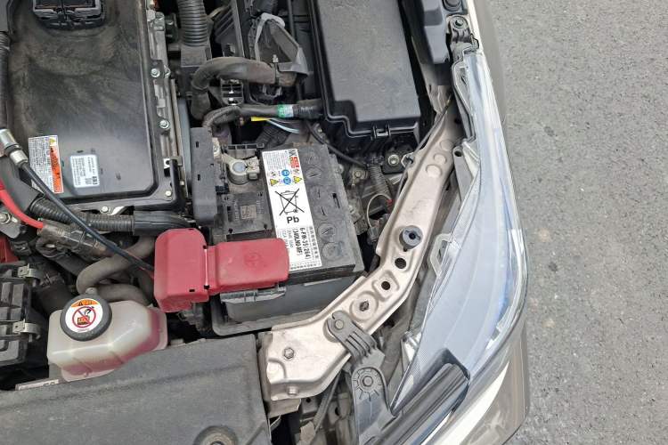 Used Toyota Corolla 2021 Dual-Motor 1.8L E-CVT Elite Edition Engine Bay Left